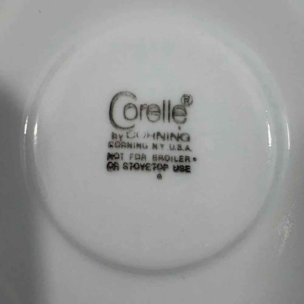 VTG CORELLE plate set cottagecore white